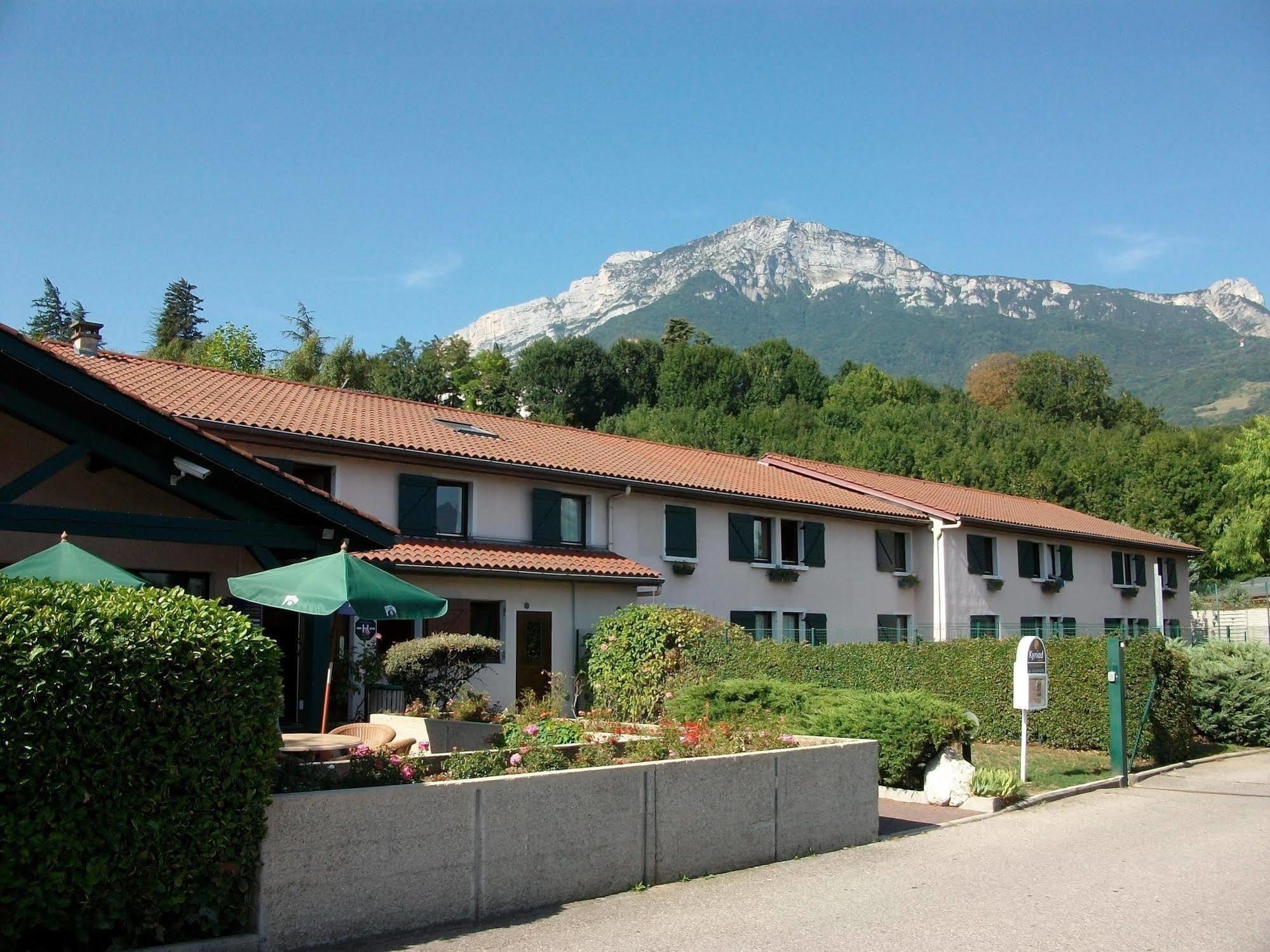 Kyriad Grenoble Sud - Seyssins Bagian luar foto
