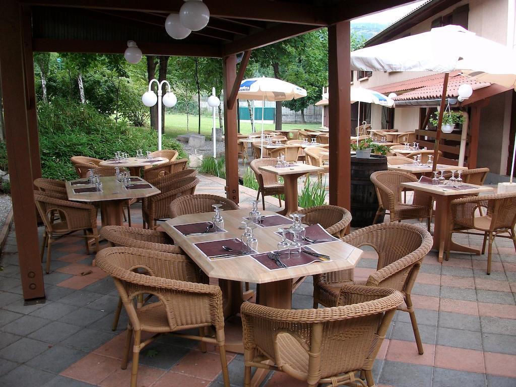 Kyriad Grenoble Sud - Seyssins Bagian luar foto